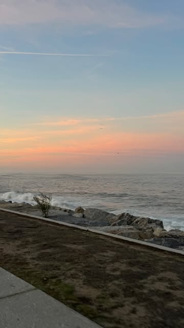 Pôr do sol sobre o mar